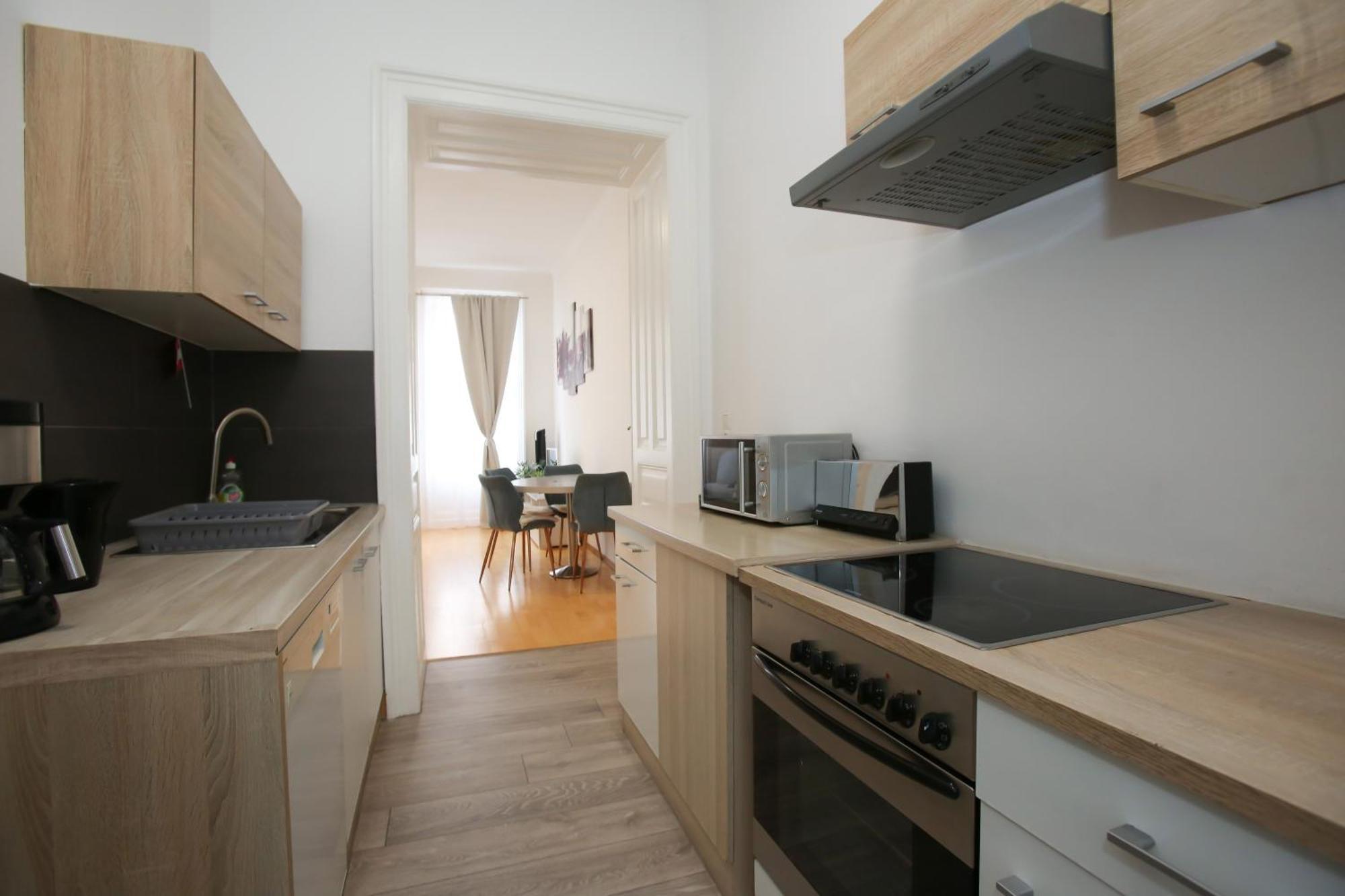 Downtown Bliss Modern Retreat With Free Parking And Fast Internet 600 Mbits Daire Viyana Dış mekan fotoğraf
