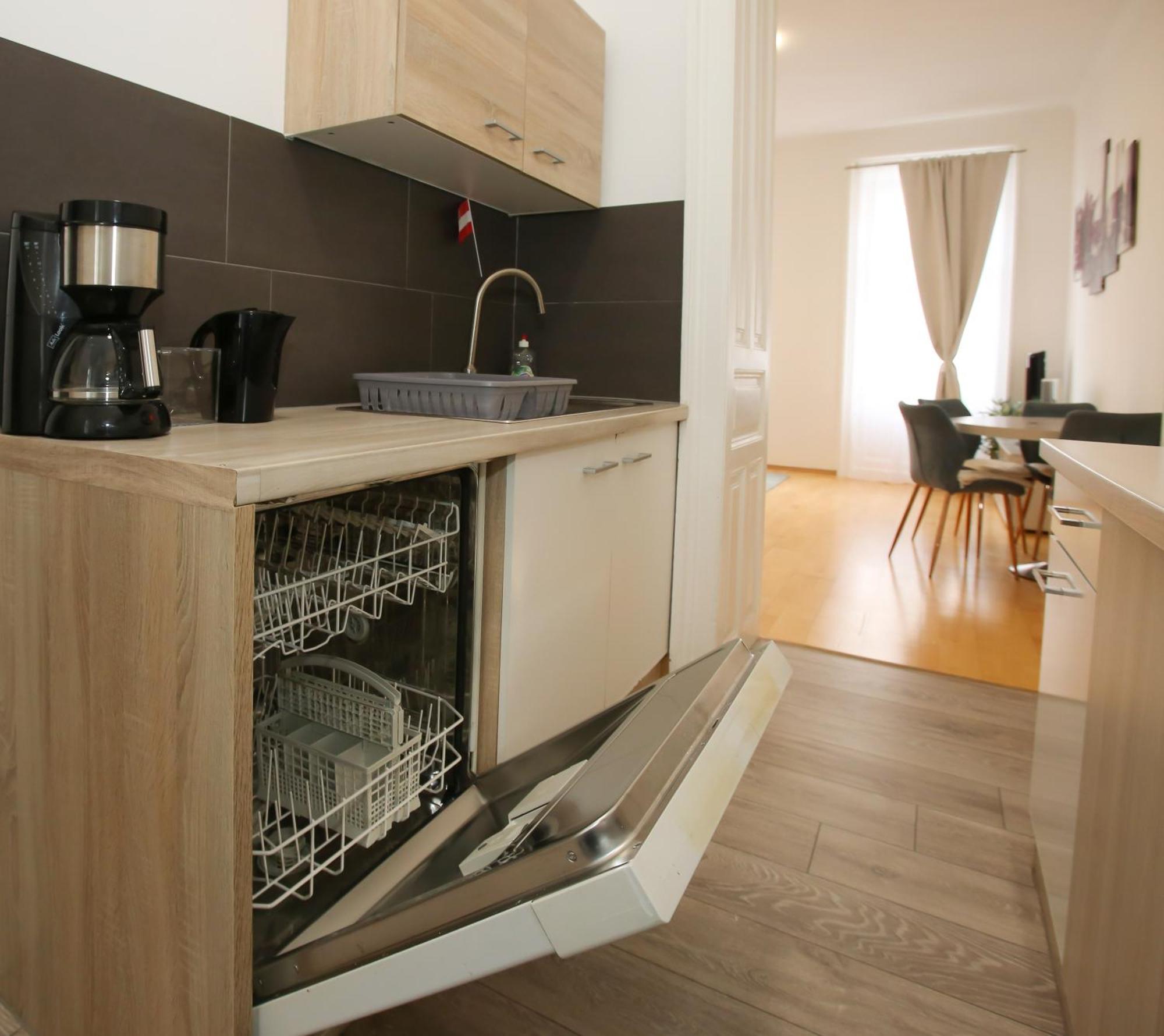 Downtown Bliss Modern Retreat With Free Parking And Fast Internet 600 Mbits Daire Viyana Dış mekan fotoğraf