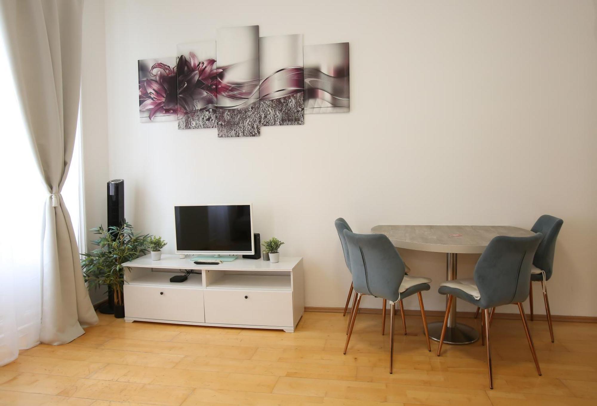 Downtown Bliss Modern Retreat With Free Parking And Fast Internet 600 Mbits Daire Viyana Dış mekan fotoğraf